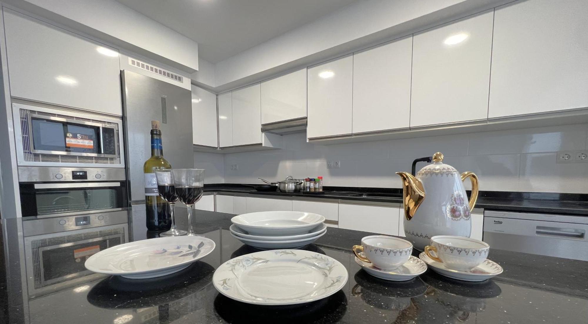 Privatunterkunft Flat With Balcony Ac Direct Bus To Sleeps 7 *