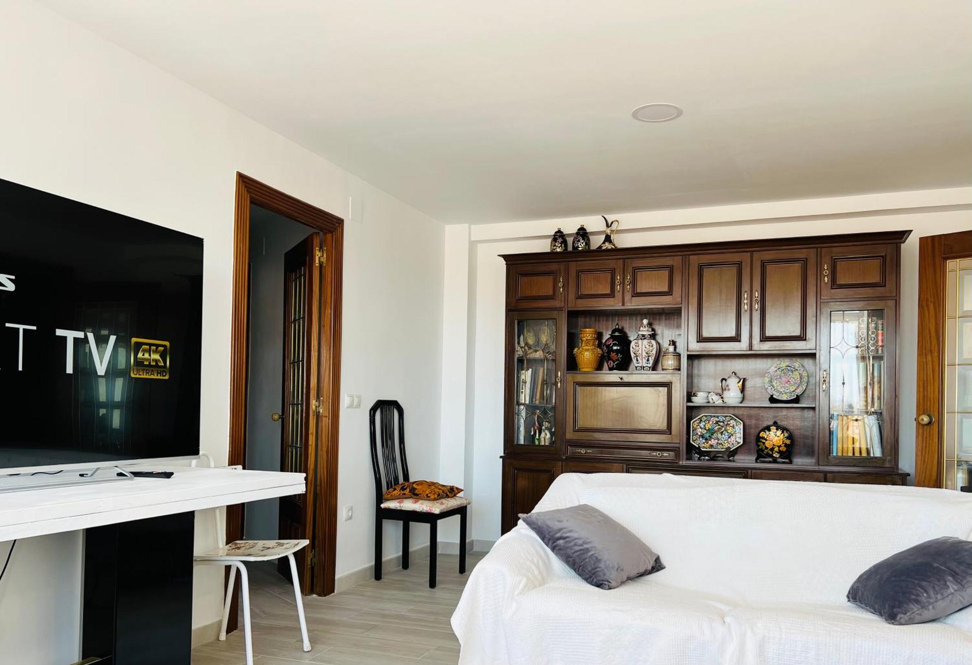 Flat With Balcony Ac Direct Bus To Sleeps 7 Málaga