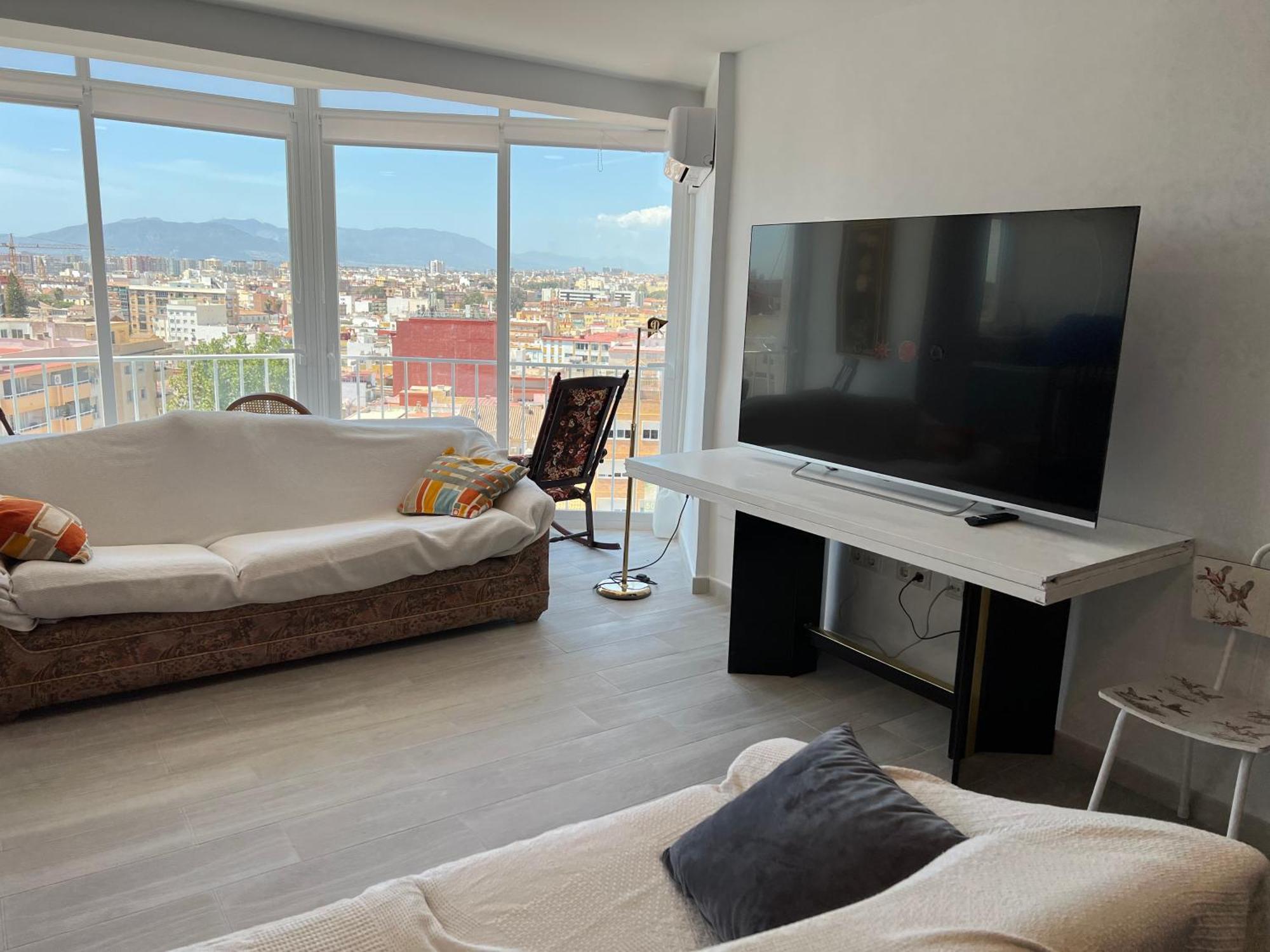 Flat With Balcony Ac Direct Bus To Sleeps 7 * Málaga