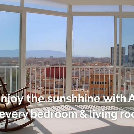 Malaga Flat With Balcony Ac Direct Bus To Beach Sleeps 7 Exterior photo