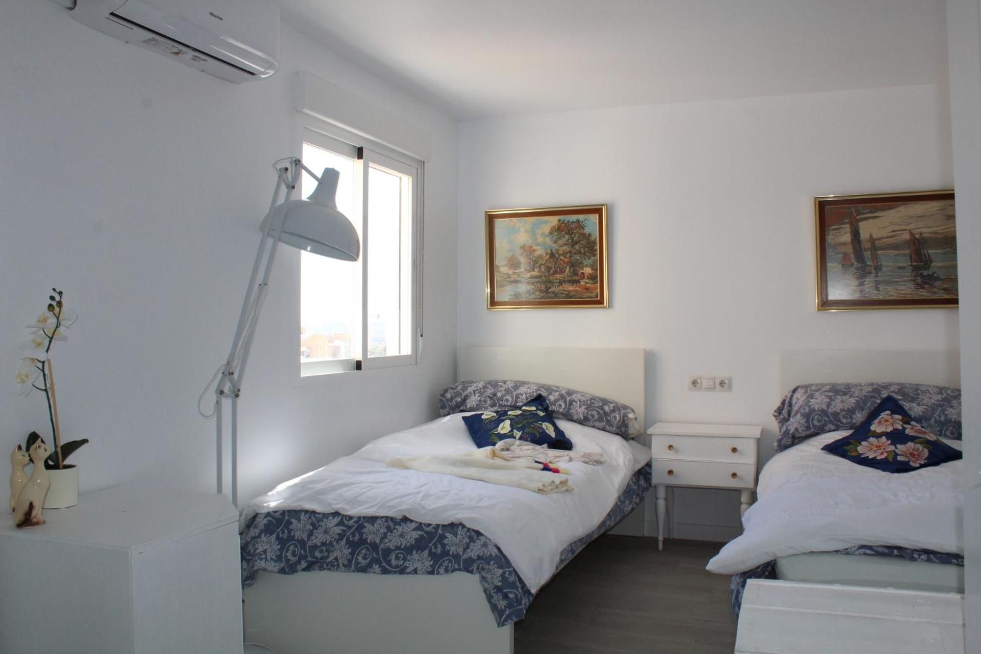 Flat With Balcony Ac Direct Bus To Sleeps 7 * Málaga
