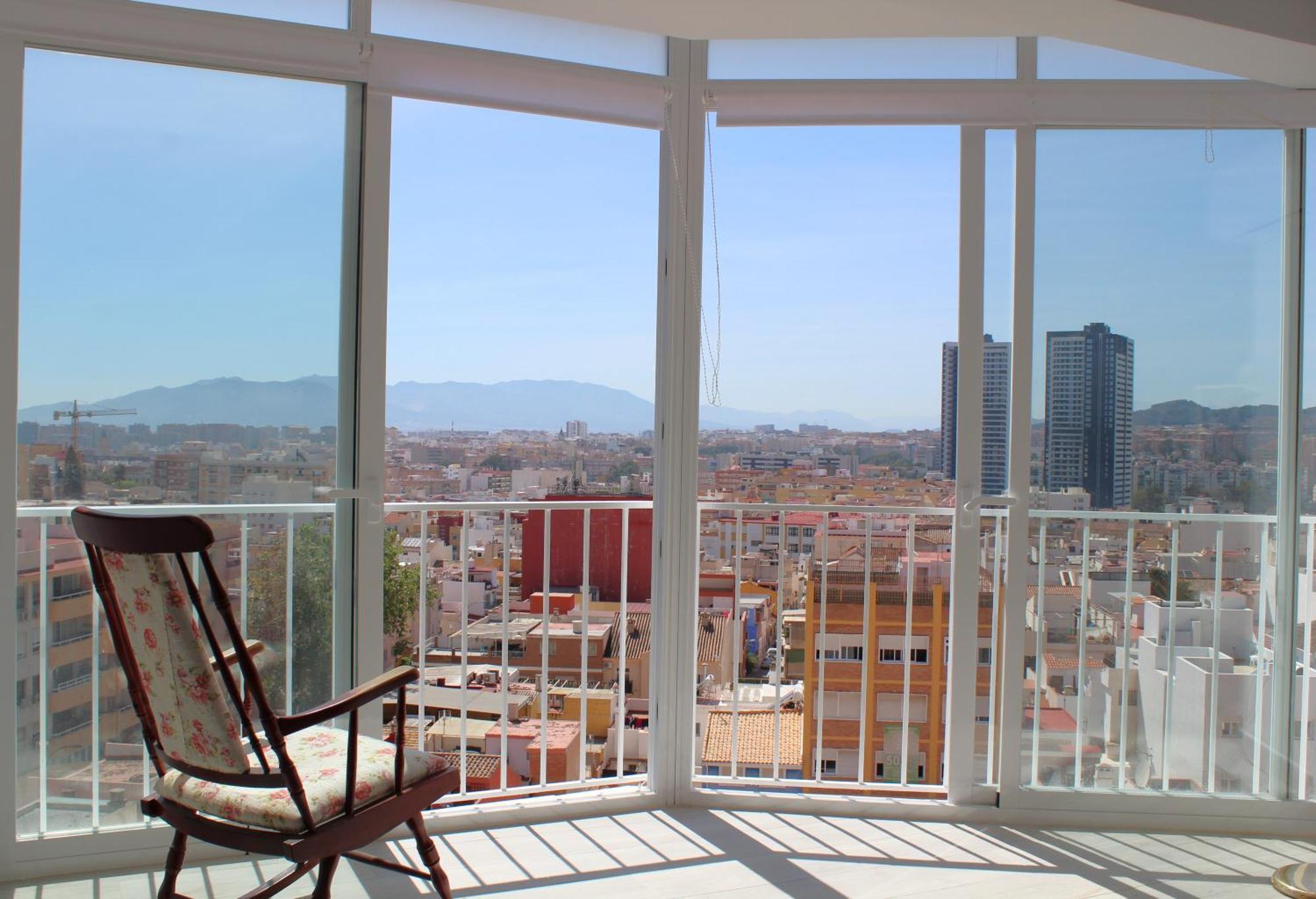 Séjour chez l'habitant Flat With Balcony Ac Direct Bus To Sleeps 7